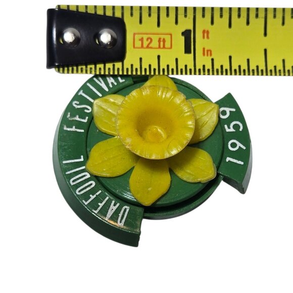 Vintage 1959 Daffodil Festival Pin Puyallup Washington Brooch Yellow Green - Picture 16 of 16
